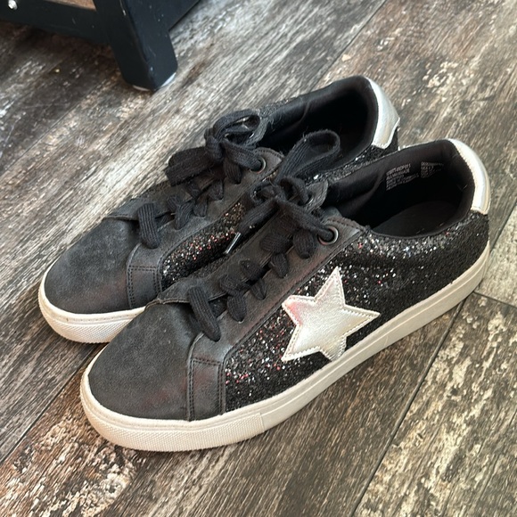 Time and tru star shoes - Picture 3 of 4